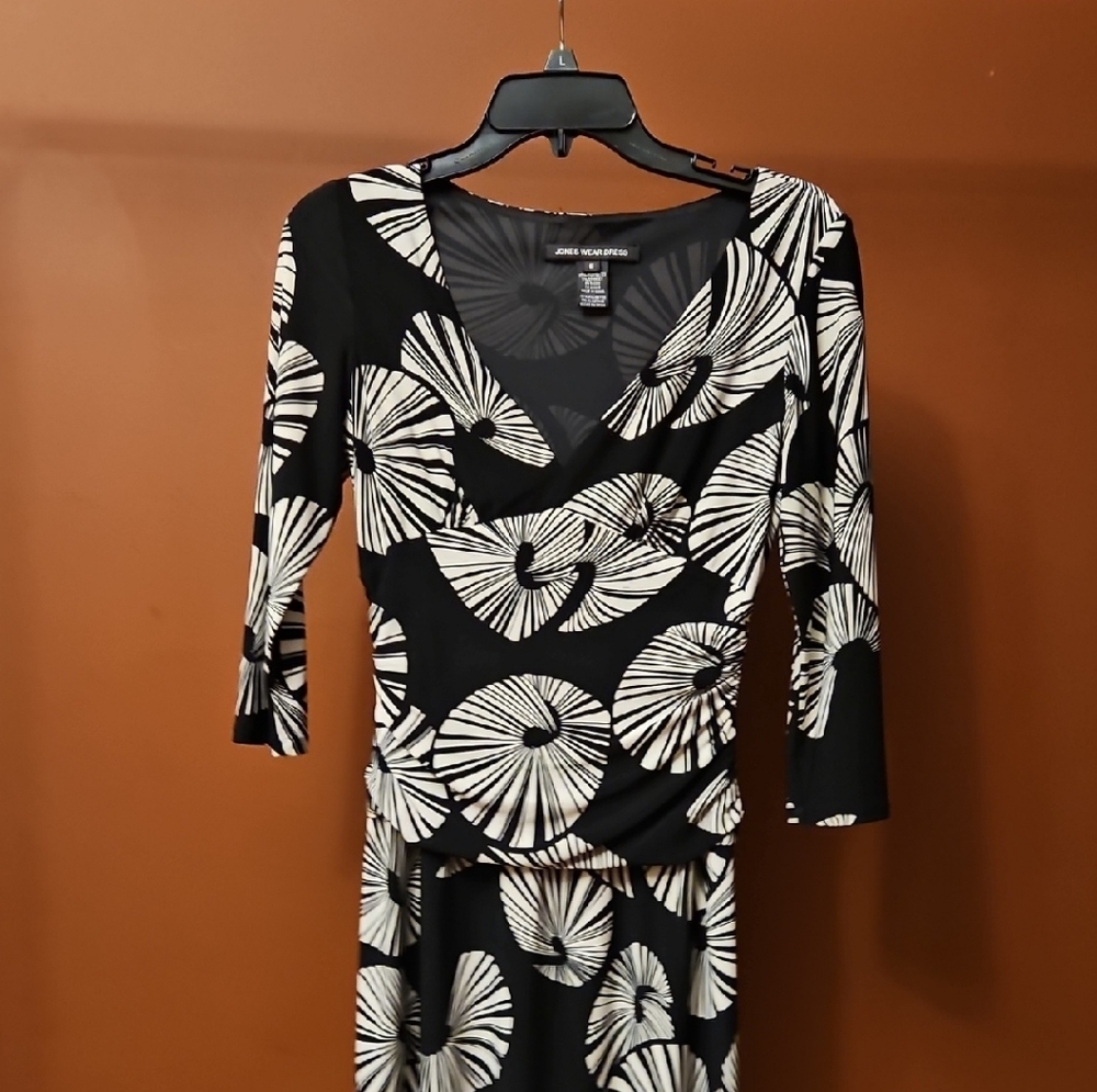 Jones Wear Black and White Sheath Dress 3/4 Sleeve